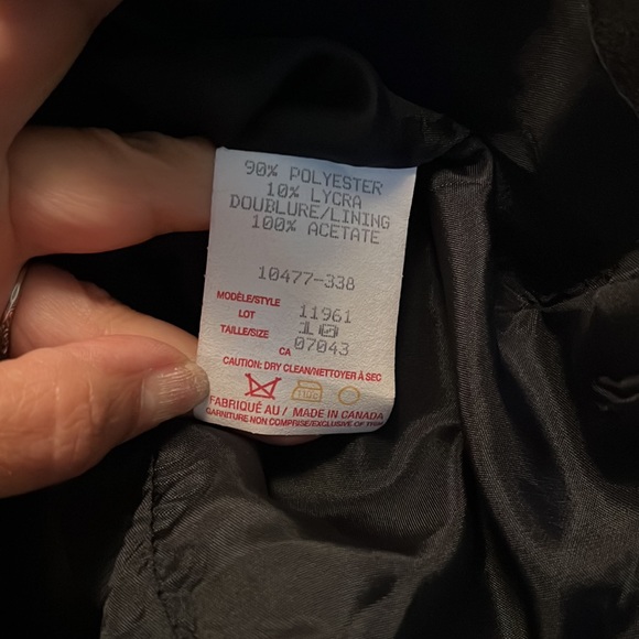 Simple Black Blazer - Picture 4 of 6